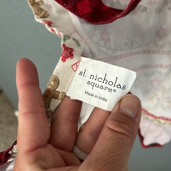 St. Nicholas Square Children’s Christmas Apron• Holliday• gingerbread• candy - Picture 8 of 11